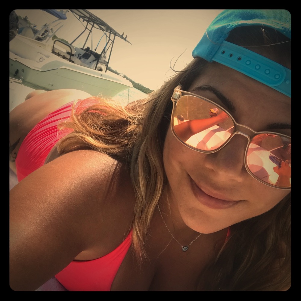 Meet your Posher, Cici